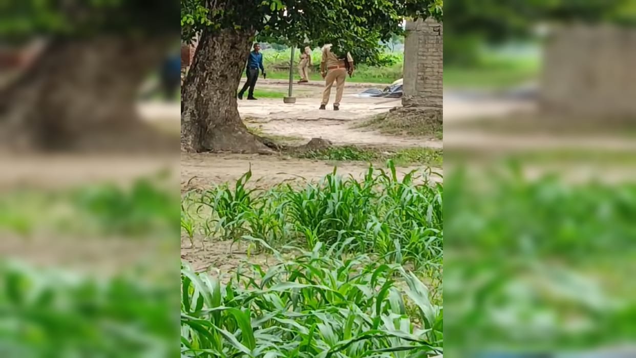 After the murder of Apna Dal leader, the accused kept roaming around with a pistol