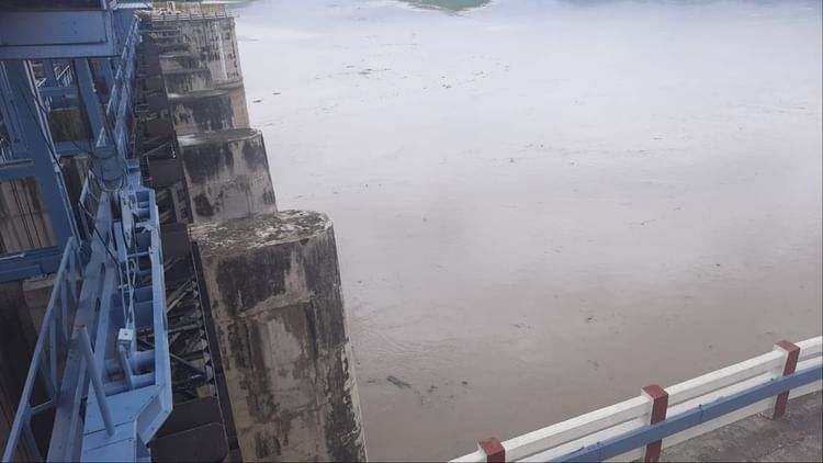 Hathnikund Barrage: बढ़ रहा जलस्तर, पहाड़ों में बारिश के चलते अलर्ट जारी, पहुंचा 17950 क्यूसेक पानी 8 Hathnikund Barrage: बढ़ रहा जलस्तर, पहाड़ों में बारिश के चलते अलर्ट जारी, पहुंचा 17950 क्यूसेक पानी