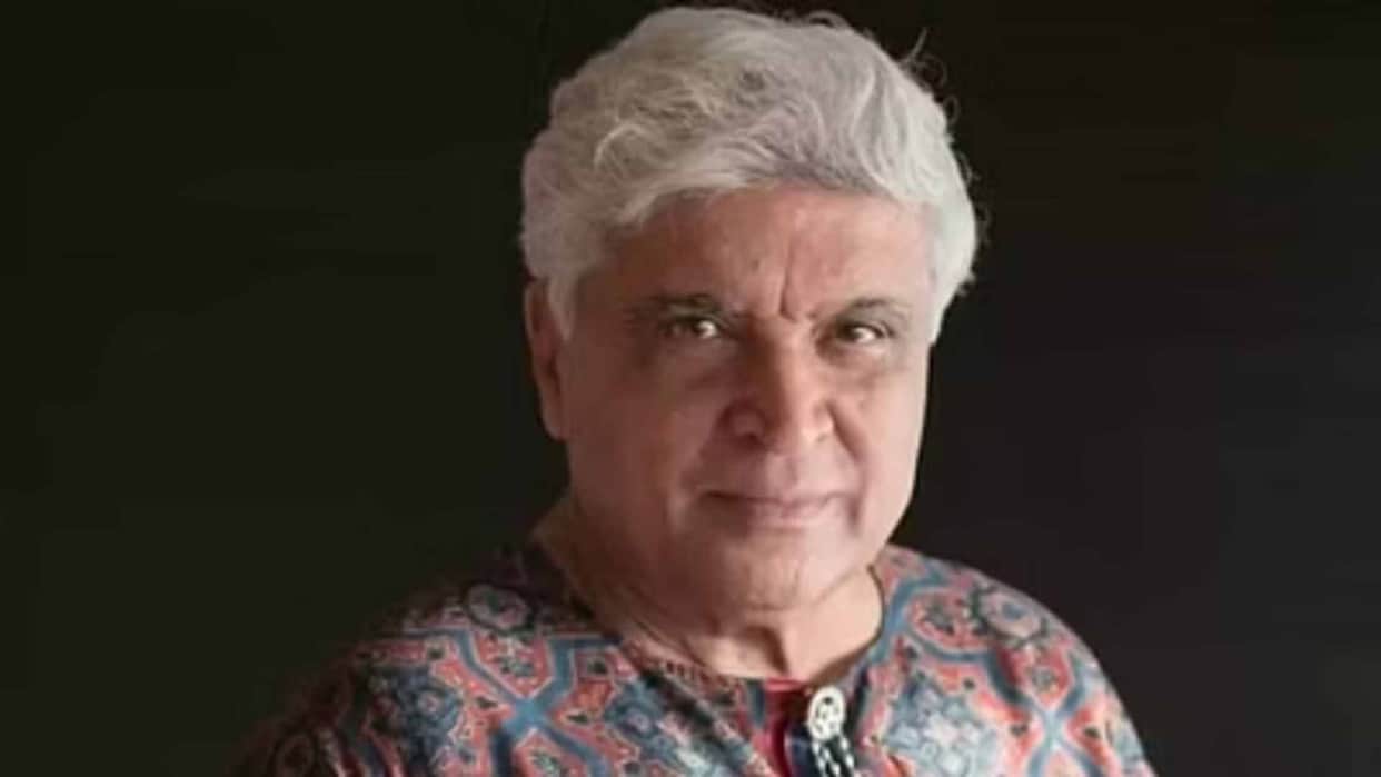 Sholay special screening in Mumbai Salim Khan Javed Akhtar attend and express happiness for 49 years of film