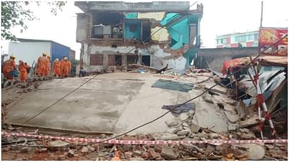 Jharkhand Old Building Collapses In Deoghar