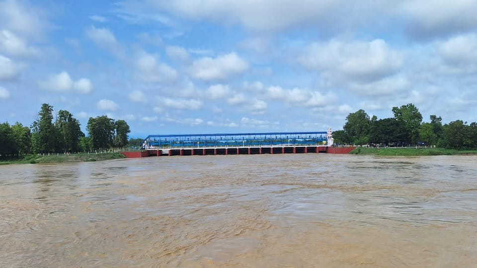 Nepal opened all the gates of Kusum Barrage, danger of flood looms