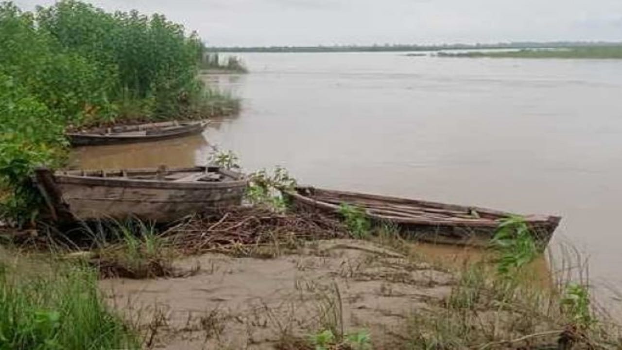 Flood situation in Lakhimpur Kheri due to rising water level of Sharda river due to rain