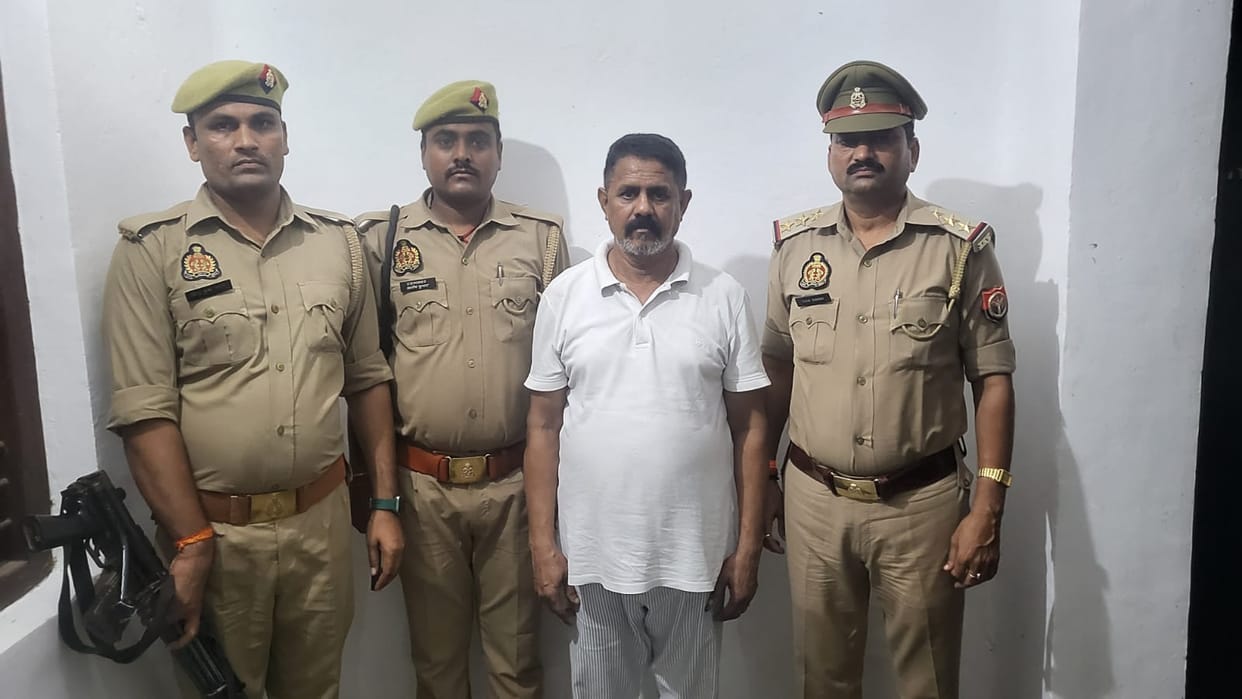 Police raids Mukhtar Ansari s cousin's house wanted arrested