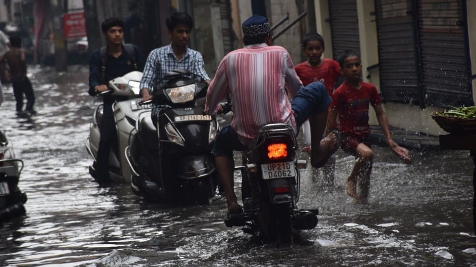 Boats started running amidst waterlogging in Moradabad, all rivers and streams are spate