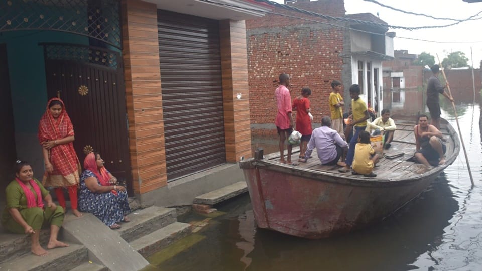 Boats started running amidst waterlogging in Moradabad, all rivers and streams are spate