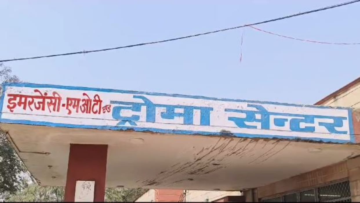 Alwar News: Tractor driver ran away after hitting bike riders, seriously injured are undergoing treatment