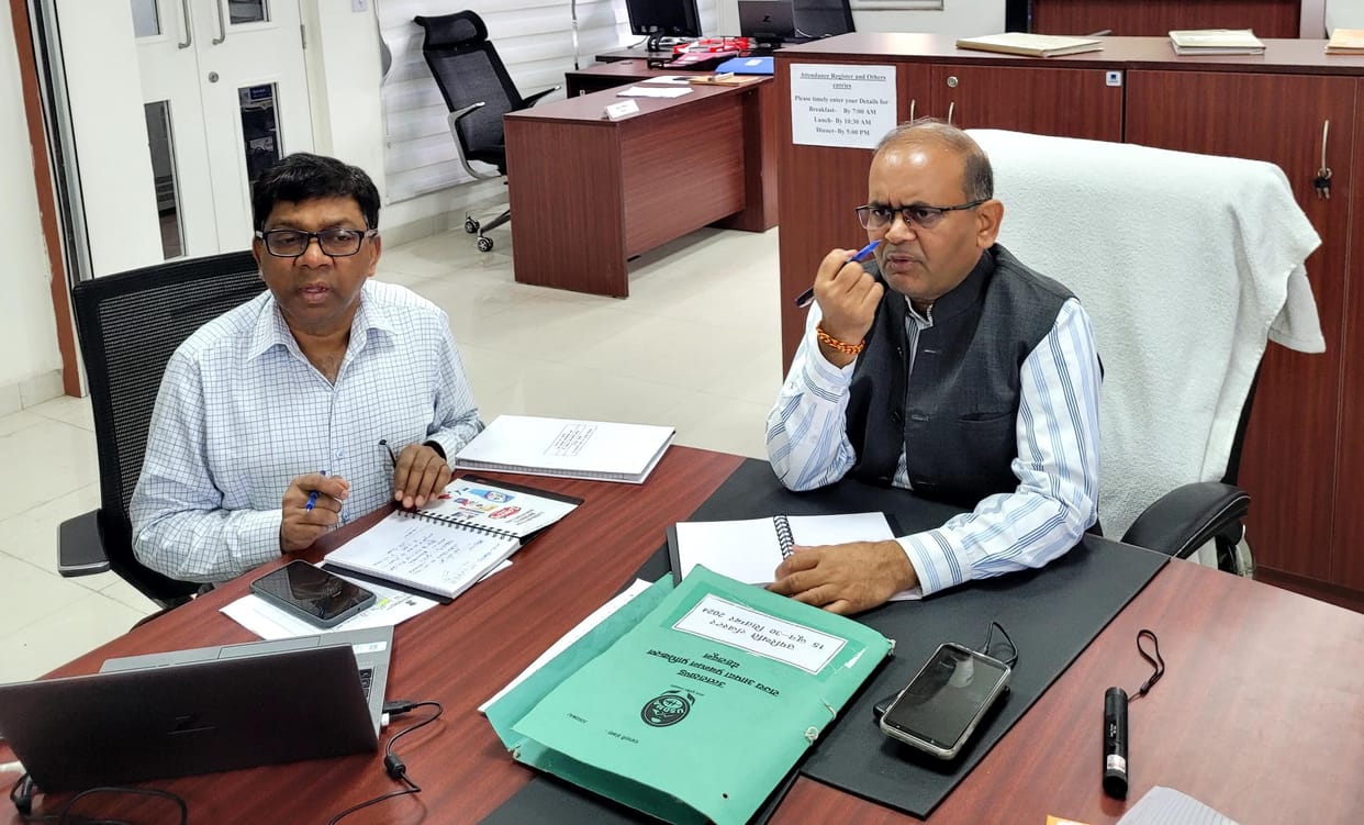 Uttarakhand Disaster Management Secretary held a review meeting instructed to open roads