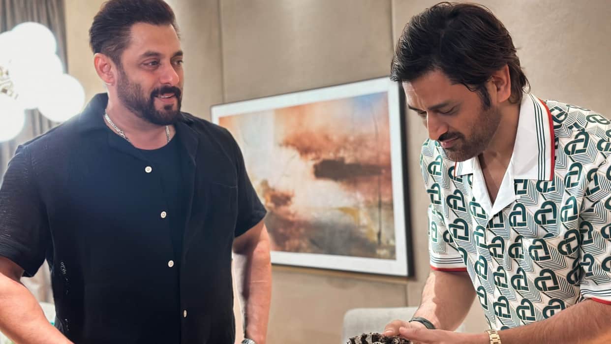 Mahendra Singh Dhoni celebrated his birthday with Salman Khan sikandar actor shared photo on x