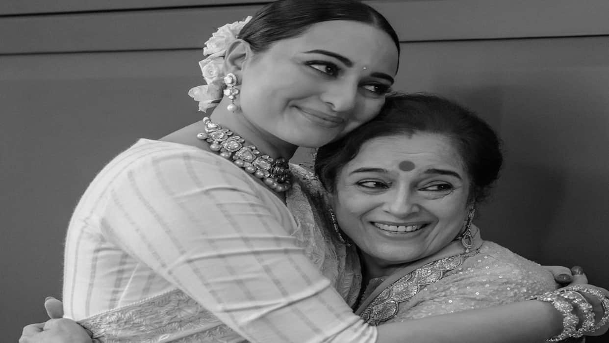 Sonakshi Sinha says At the wedding Maa started crying She told her dont worry juhu to bandra only 25 mins