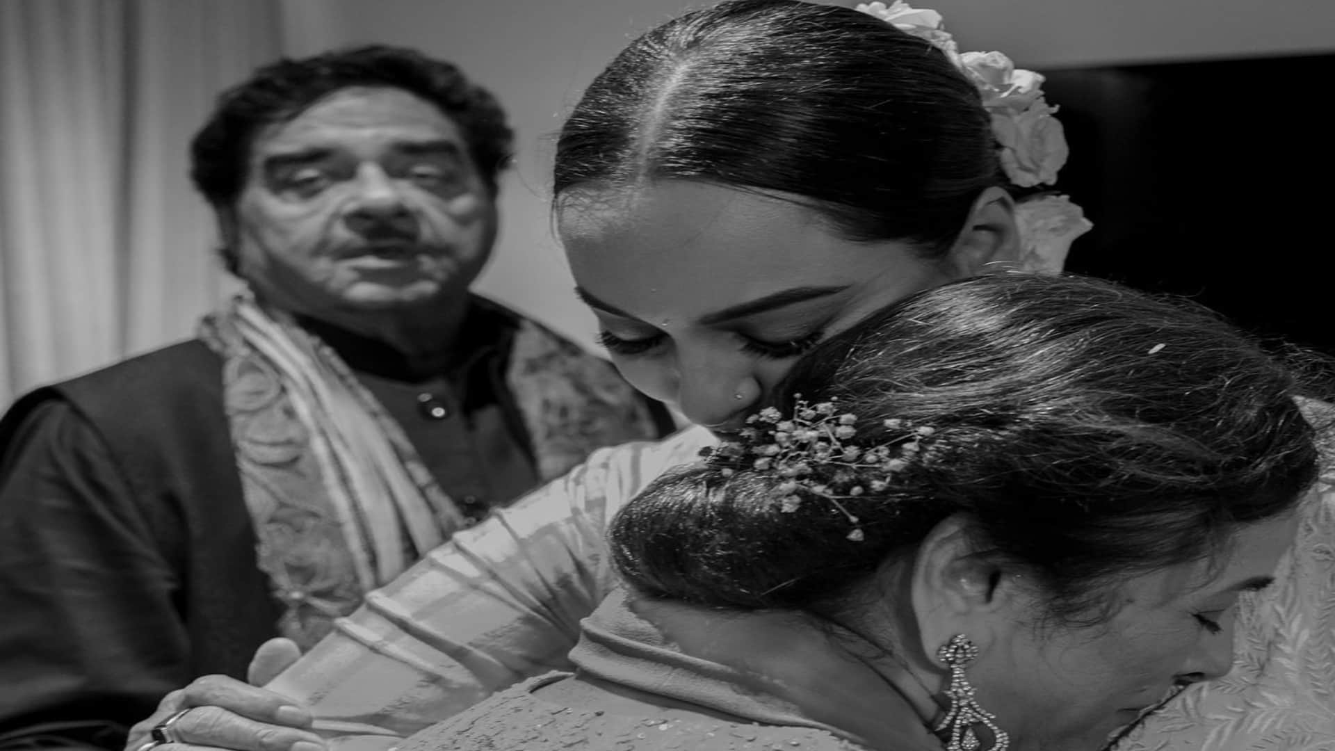 Sonakshi Sinha says At the wedding Maa started crying She told her dont worry juhu to bandra only 25 mins