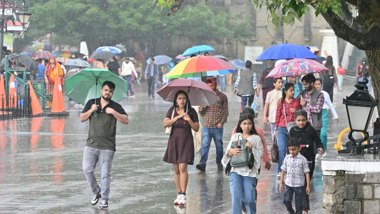 Himachal Weather Rain in Shimla Cowshed collapsed due to landslide in Kullu