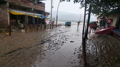 Roads closed due to debris coming from the hill in pithoragarh