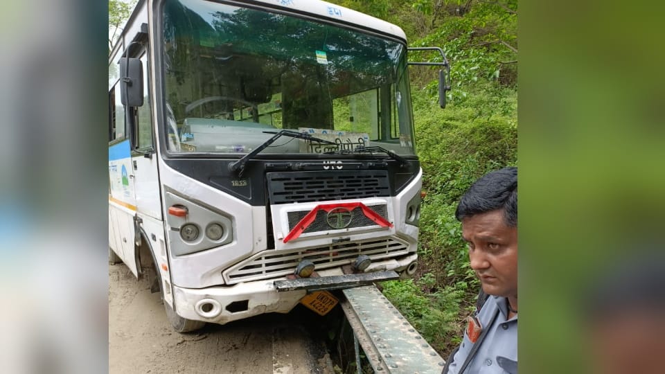 Uttarakhand Accident roadways bus full of passengers going from Pauri to Delhi met with an accident in Kotdwar