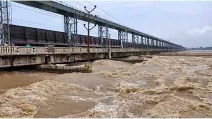 The risk of flood has increased in Gorakhpur Basti division due to the release of water after Nepal's rain