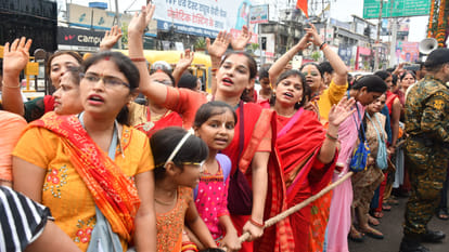 In Gorakhpur, Crowd of devotees gathered to pull the chariot of Lord Jagannath