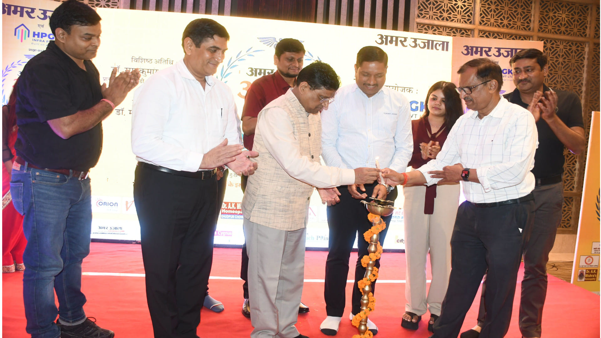 Various doctors of the city were honored under Amar Ujala, Aabhar Samarpan Ka at Hotel Radisson Blue, Gorakhpu