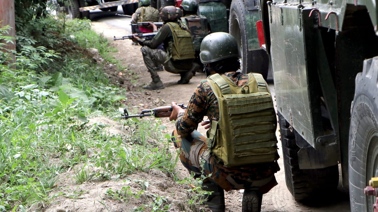 J&K News: Unique strategy of security forces in Srinagar, Biscuits played a role in killing terrorist commande