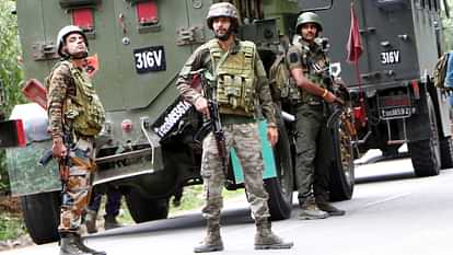 Bandipora Encounter: बंदीपोरा में आतंकियों और सुरक्षाबलों के बीच मुठभेड़, एक आतंकी ढेर; ऑपरेशन जारी Bandipora Encounter: Encounter begins between terrorists and security forces in Bandipora