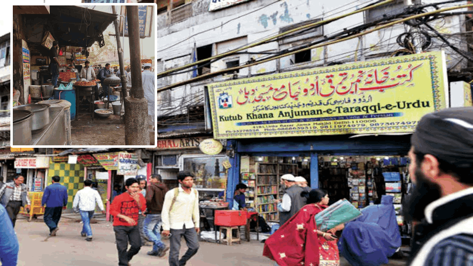 historic Urdu market of Delhi is now anonymous due to aroma of delicacies