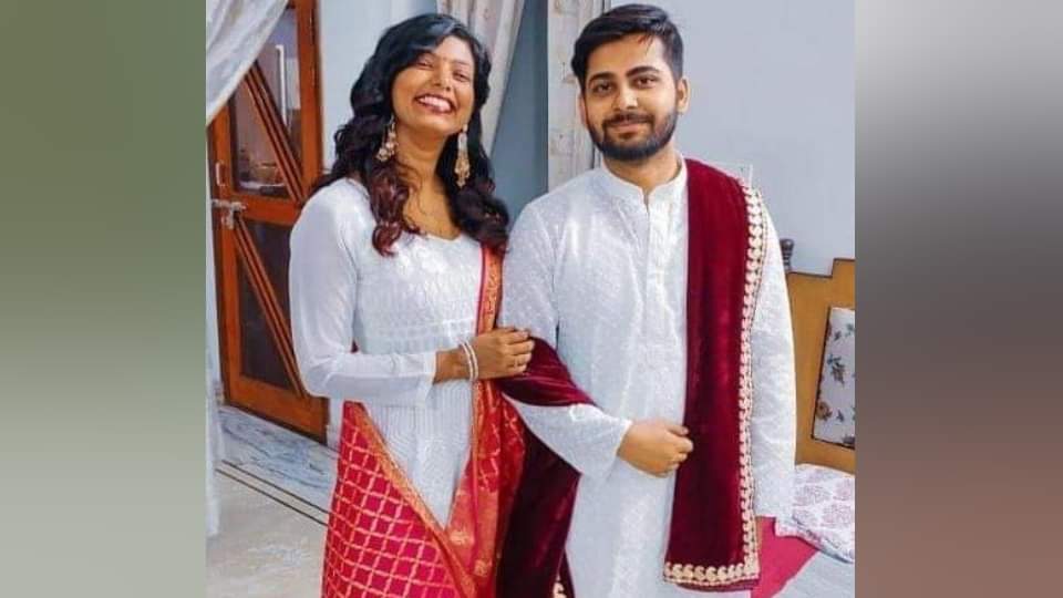 Up Couple Suicide Case Update Sanchita Father Broke Down Over Daughter's Stubbornness News in Hindi