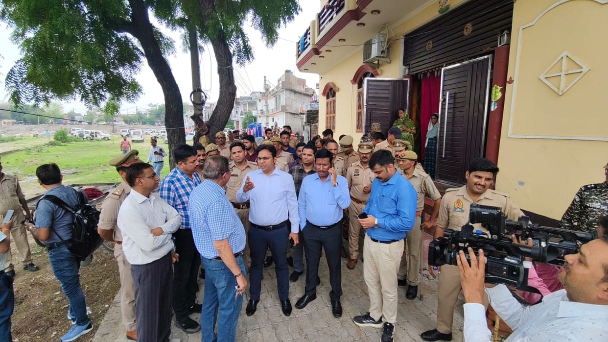 LDA team starts survey of Kukrail River Front.