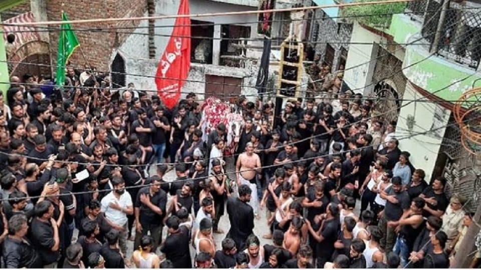 Why do Shia women break bangles after seeing the moon of Muharram mourning for two months and 8 days