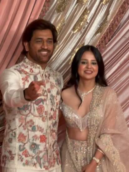 ms dhoni-sakshi