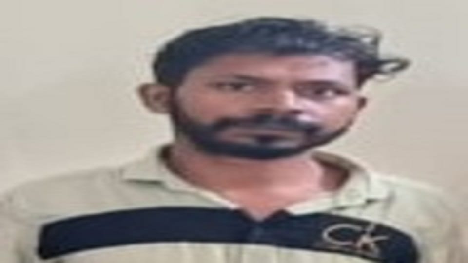 पुलिस की गिरफ्त में आरोपी
