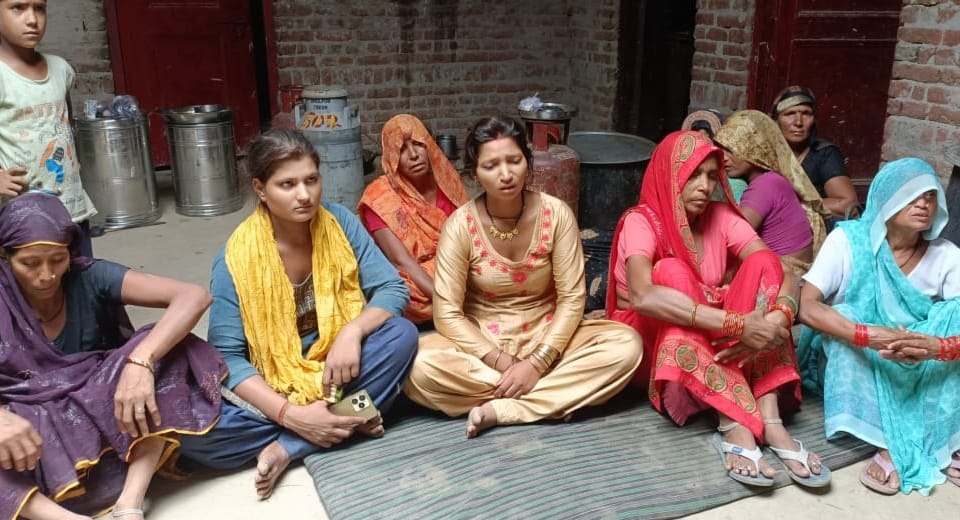 Sambhal: Dispute between two parties in Sambhal, one killed by beating with sticks, seven people bloodied
