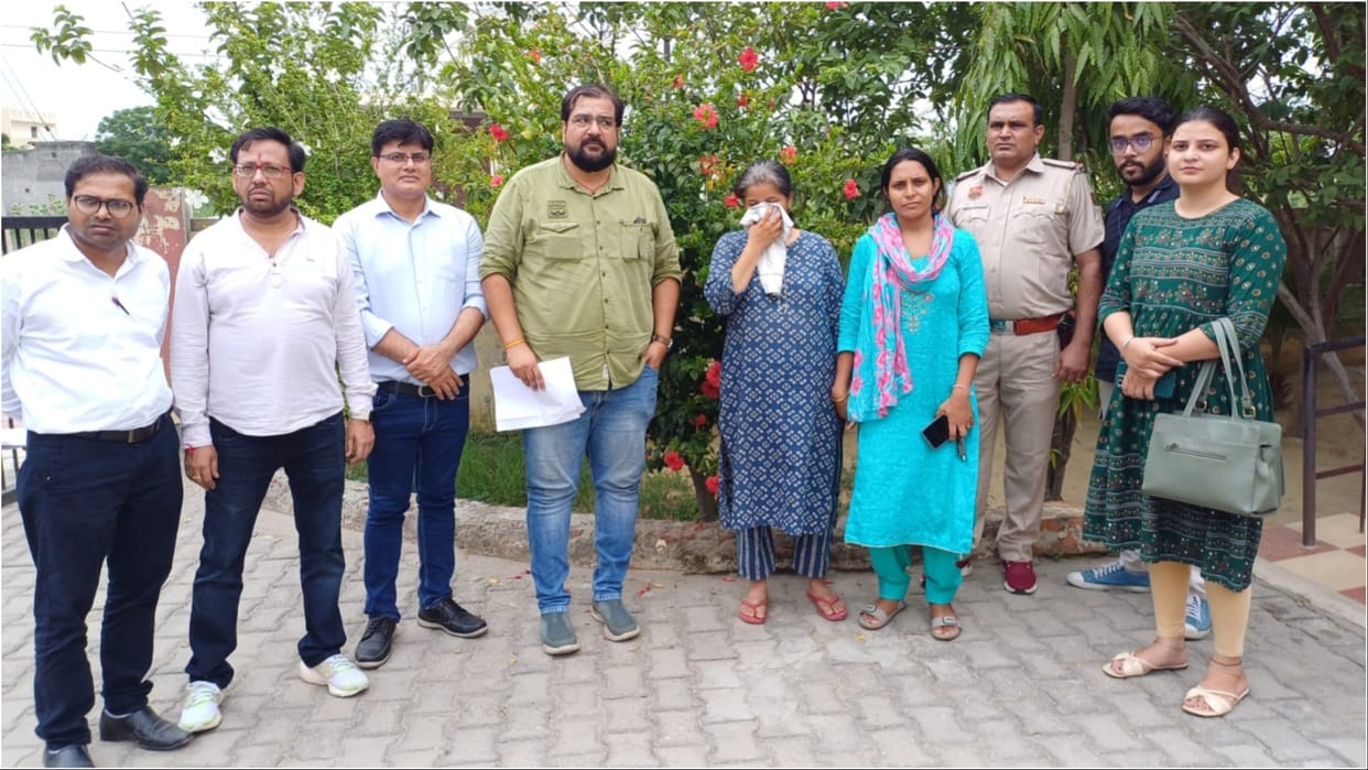 Fetus examination done in car, accused absconding