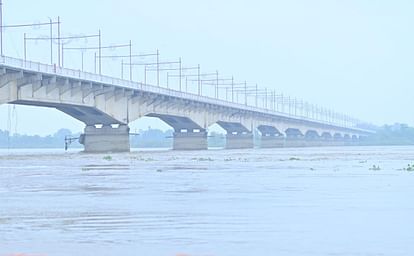 Ayodhya: Saryu is crossing the warning point and moving towards the danger mark, the danger of flood is looming Ayodhya: Sarayu river water level increased.