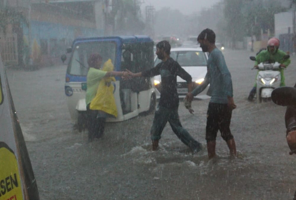 Uttarakhand Weather Update IMD Extreme Rainfall Red Alert in Kumaon and many Places
