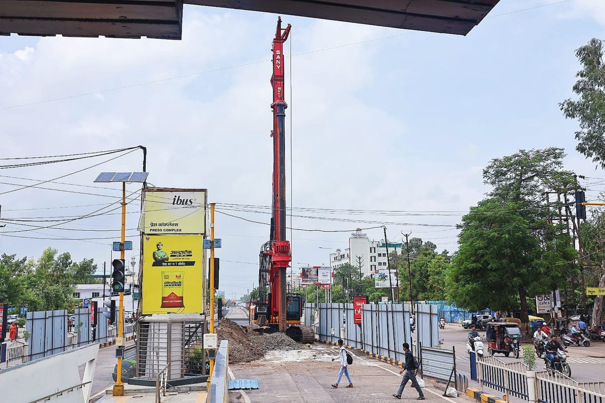 Indore Brts: Bts Corridor - drawing-design not decided even after six months, till now only pile testing