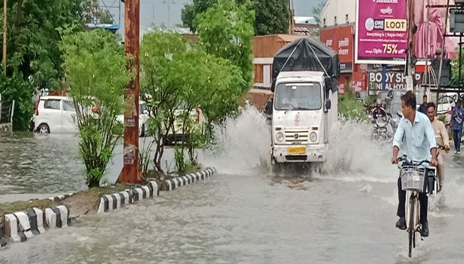 Uttarakhand News: Khatima submerged in flood after rain