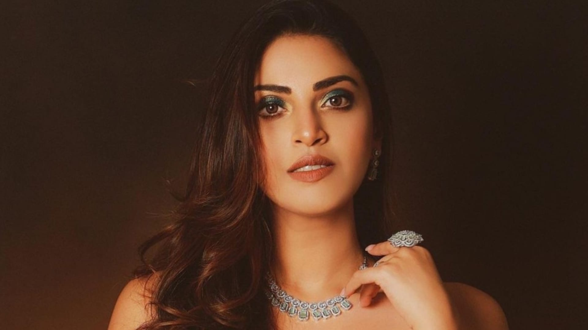 Mixture is New Action Thriller Series Mixture starrer Anushka Ranjan with Aahana Kumra