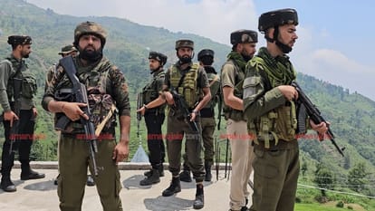 Terror Attack : Meeting of DGPs of JK and Punjab in Kathua Para Commandos searching in forests