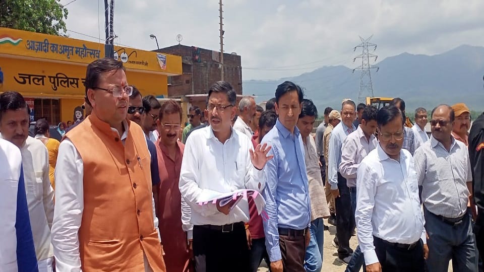 CM Pushkar Singh Dhami took stock of the water level of the river at Sharda Ghat in tanakpur