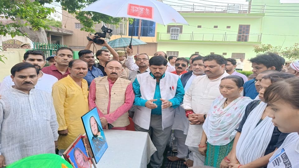 Union Minister of State for Social Justice and Empowerment Ramdas Athwale reached Hathras