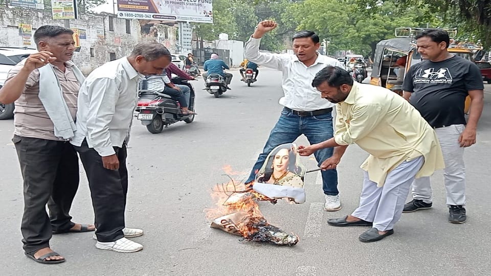 Outrage against MP Hema Malini symbolic effigy burnt Know why there is anger