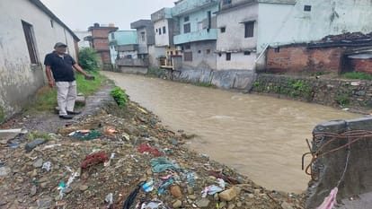 Railway management canceled three trains due to rain in Lalkuan haldwani