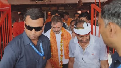 Raebareli: Rahul Gandhi offers prayer in Churwa Hanuman Mandir in Raebareli.