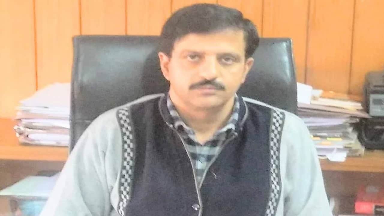 शिक्षा सचिव राकेश कंवर।