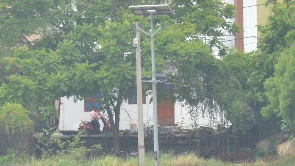 130 meter long wall of Aligarh Stadium built with Rs. 64 lakhs