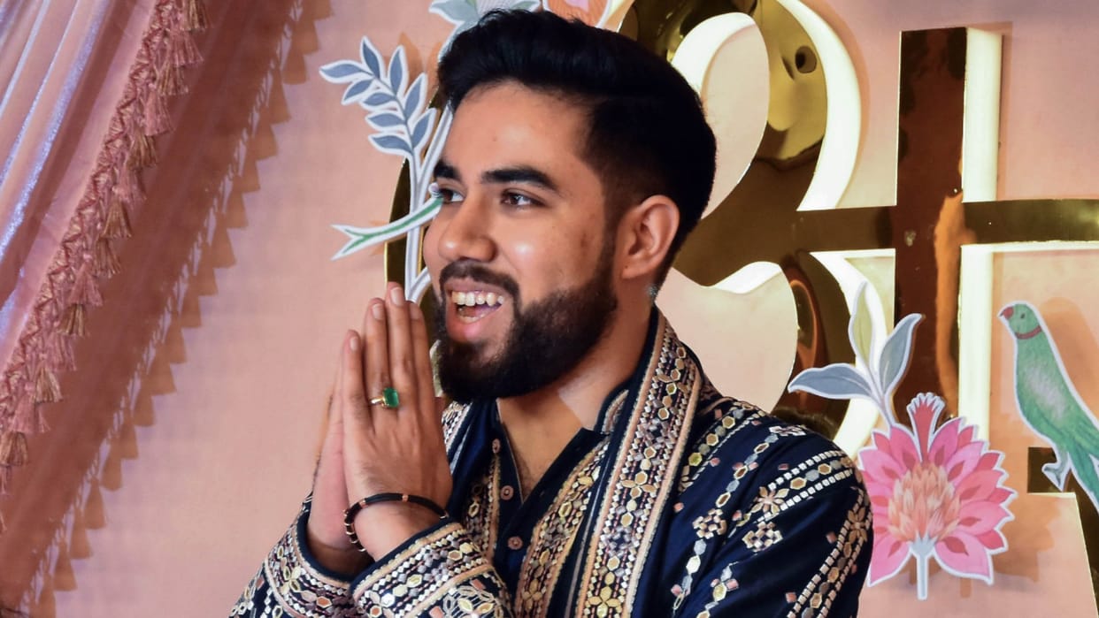 Tejas Thackeray dances at Ambani sangeet, gets political rivals talking