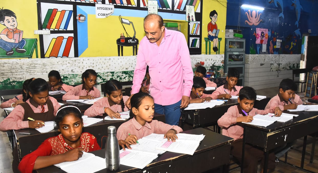 UP: Teachers are not interested in receiving the State Teacher Award, with 19 districts not applying; deadline