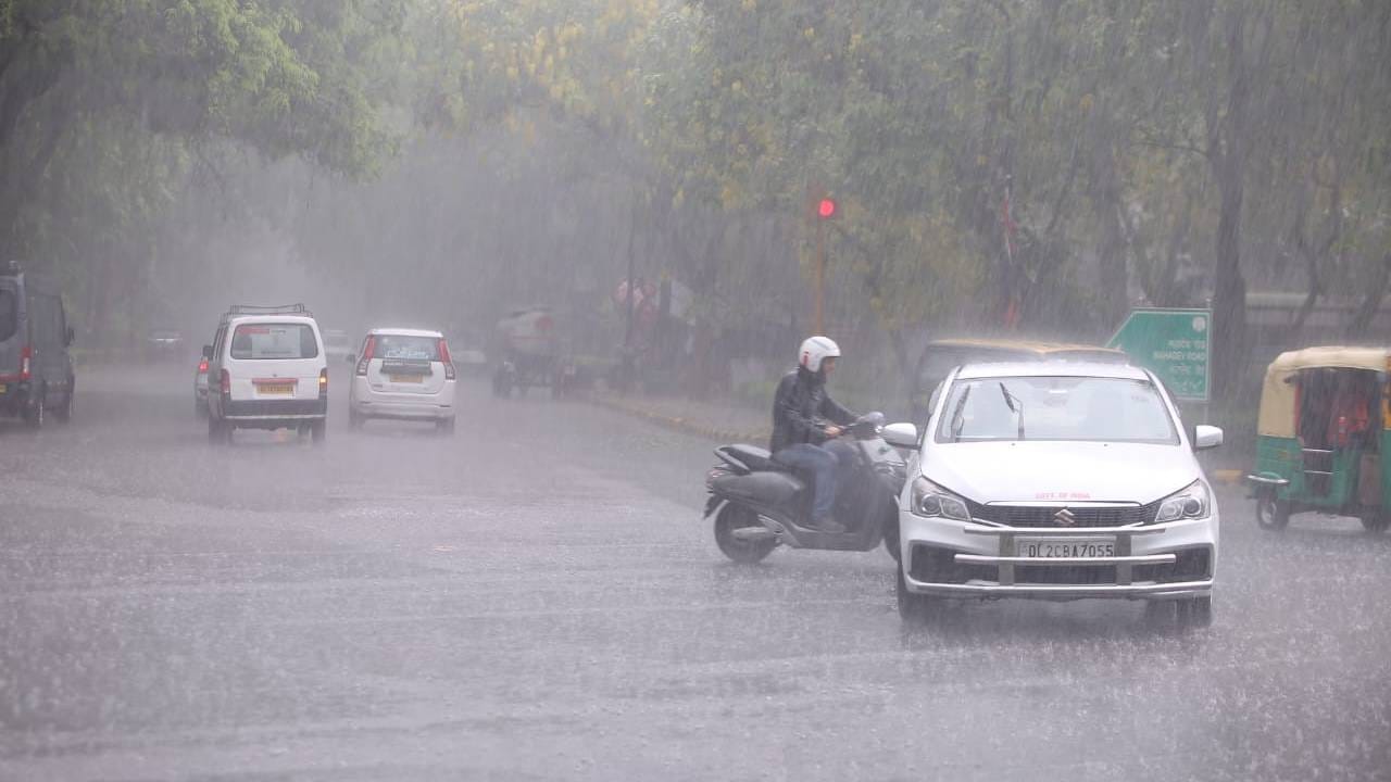 Heavy rain in entire NCR including Delhi and people had a lot of fun see photo