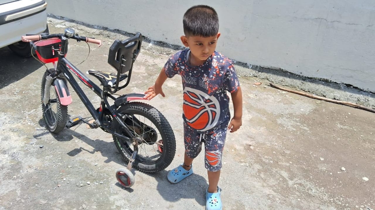 Kathua Uttarakhand Vinod Bhandari sacrificed his life he has a four year old son and three month daughter