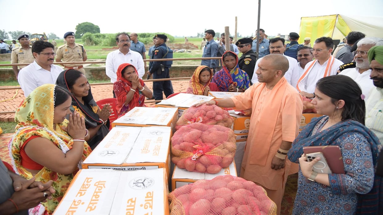 CM Yogi announced compensation for those who died in the flood