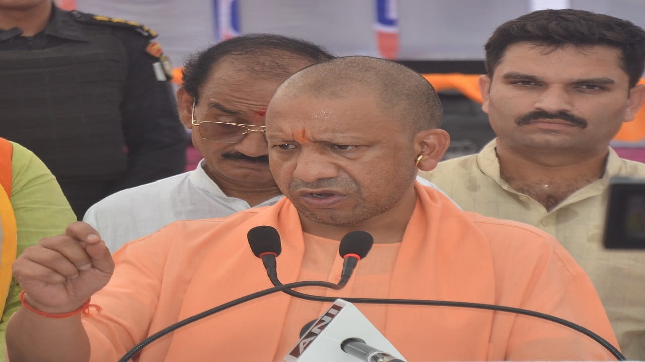 CM Yogi visited flood affected areas in Lakhimpur Kheri