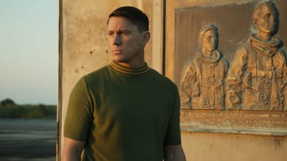 Fly Me To The Moon Review by Pankaj Shukla Scarlett Johansson Channing Tatum Rose Gilory Greg Berlanti